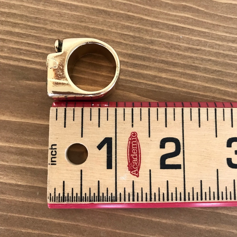 New Size 5/6 Novelty Ring that looks like a Lighter - Picture 10 of 10